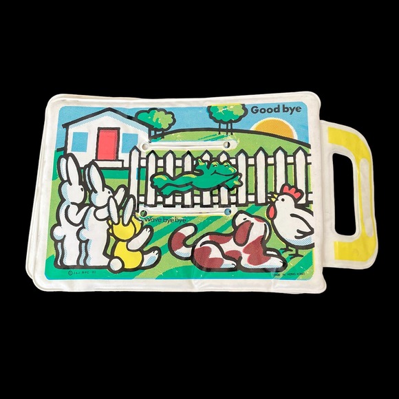 Johnson & Johnson Baby Bear Plays At Home Soft Baby Book Vintage 1983 Vinyl Bath - Picture 5 of 10